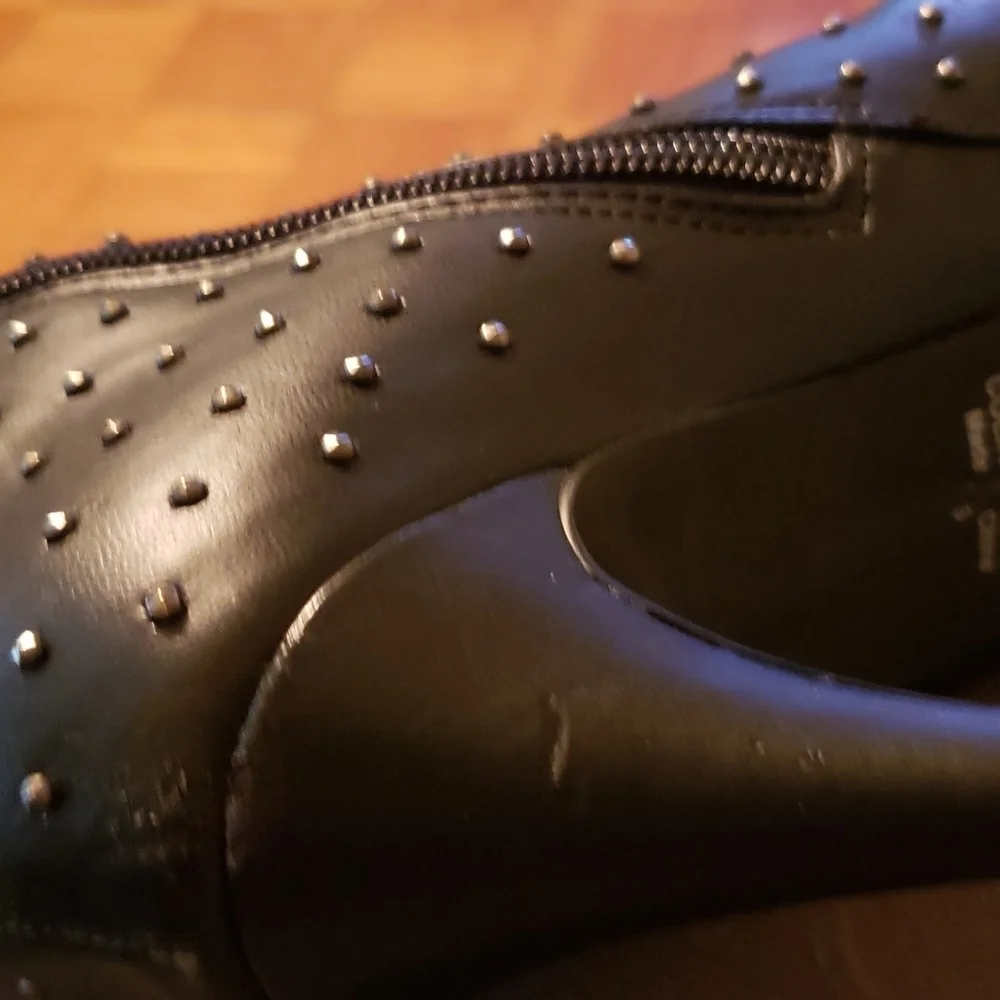 Booties w studs 7.5 hp🔥🔥🔥